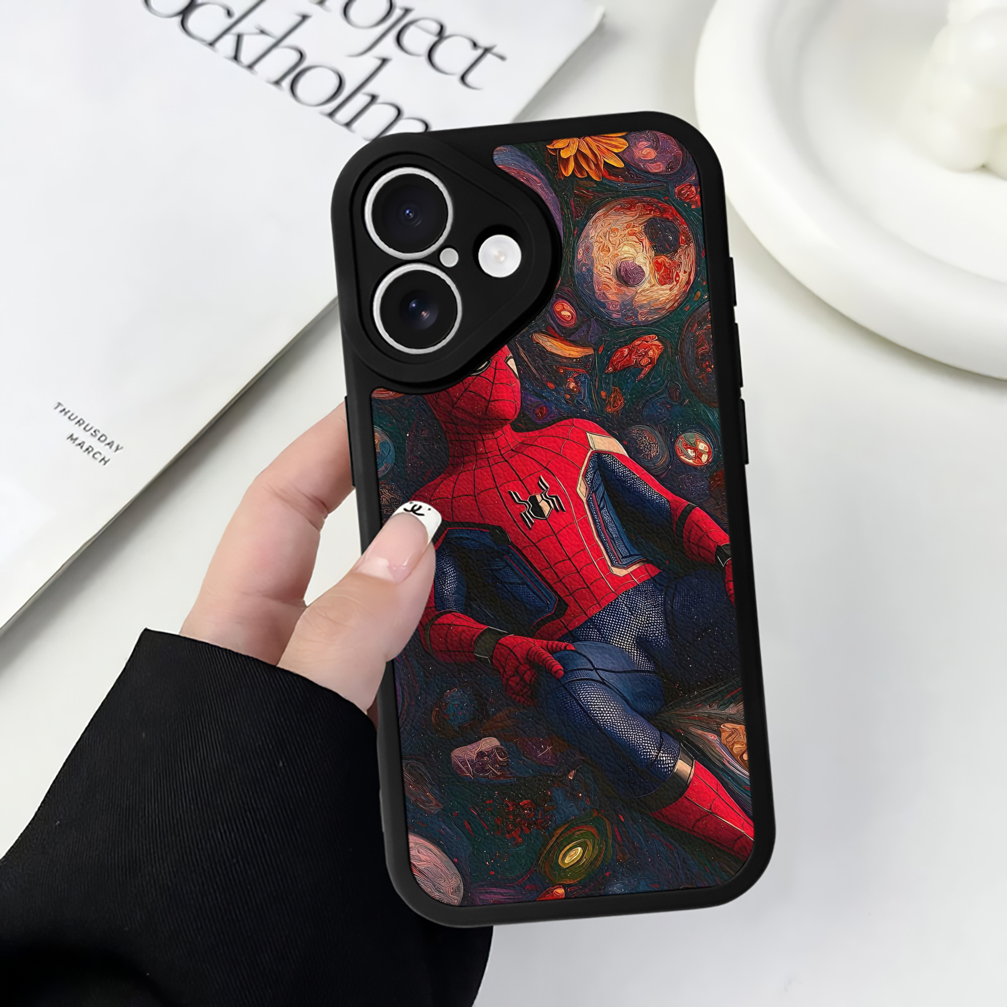 （画像用） Spider Man スパイダーマン 【iPhone 16シリーズ対応】シリコンスマホケース（レザー調） 材質：シリコン